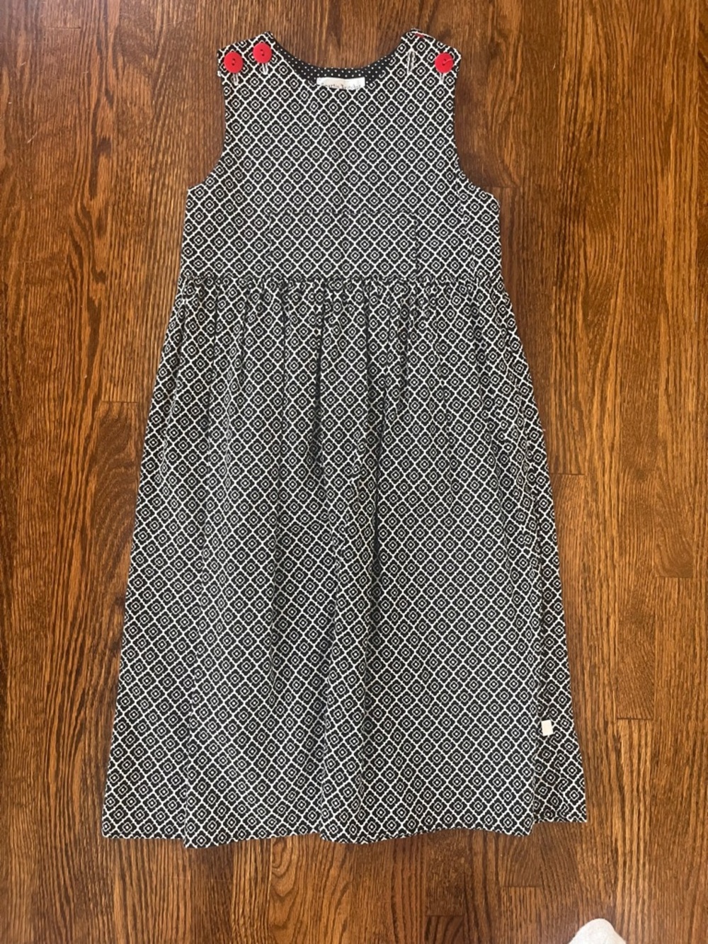 6-8 Smartie Britches Black & White Geometric Midi Dress with Red Button Accents